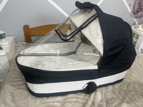 Selling cybex bassinet - i'm, a